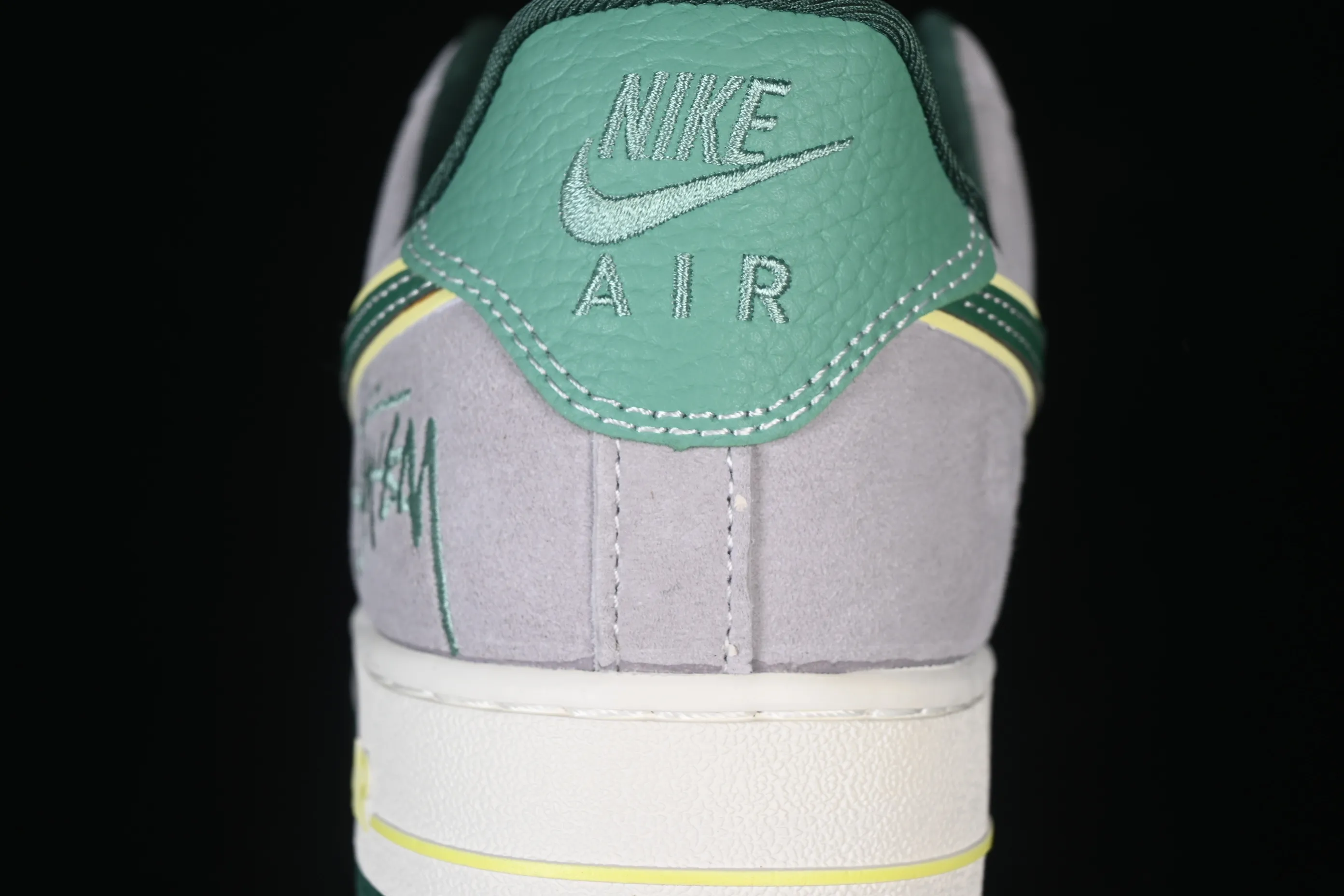 All categories Nk Air Force 1 Air Force series Nk Air Force 1 Low Air Force low-top Nike Air Force 1'07 Low Stussy co-branded Green Gray Pig Eight Air Force 1 low-top casual sneakers SS1979-007